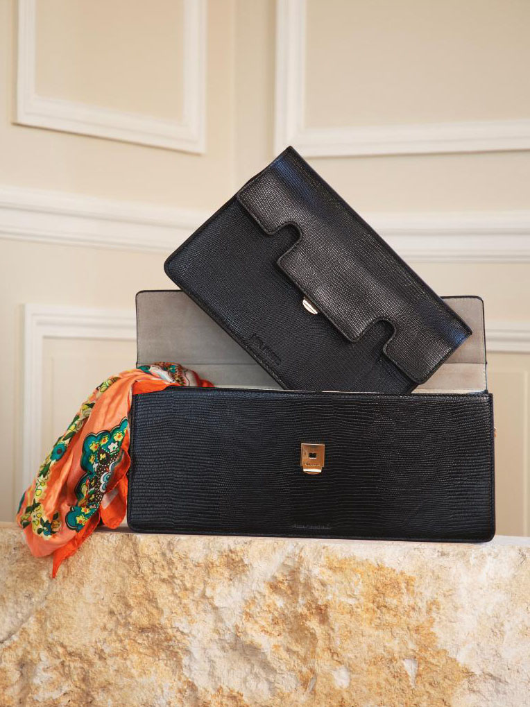 photo-vue-zoom-matiere-sac-baguette-cuir-noir-de-jais-gabrielle-ultra-long-1960-paul-marius-w42l-l-b