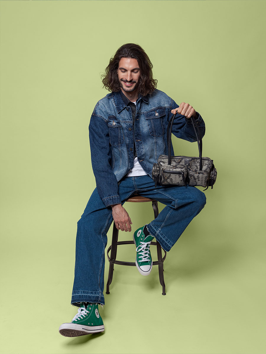 sac-multi-poches-cuir-python-gris-noir-lebasset-90s-python-vue-zoom-matiere-w56-p-gre-b
