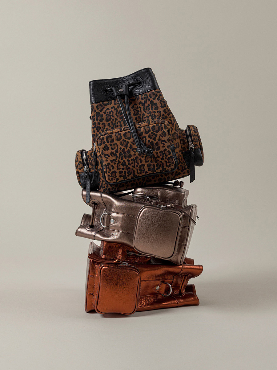 sac-seau-cuir-leopard-noir-leseau-90s-leopard-vue-zoom-matiere-w57-lp-b