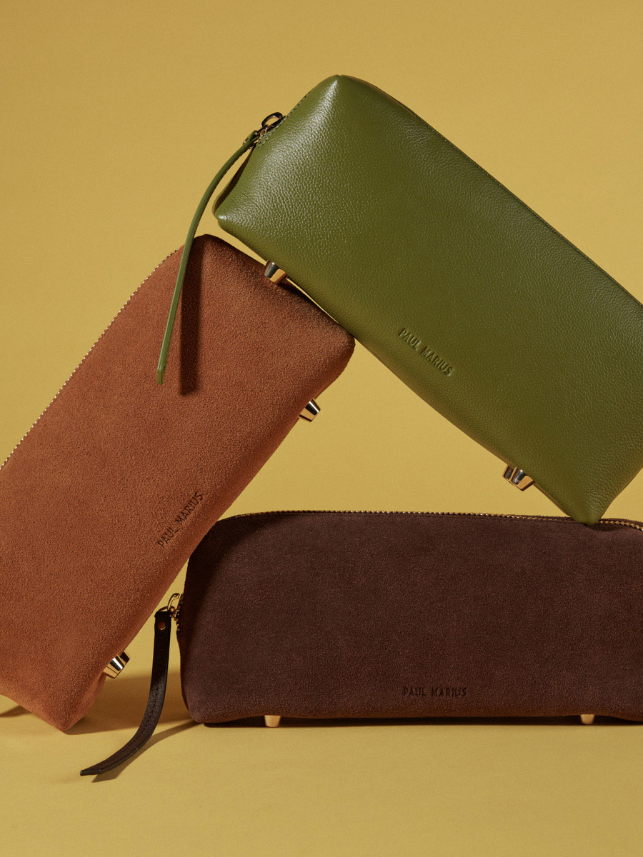 pochette-marron-adam-chocolat-vue-portee-m79-su-db