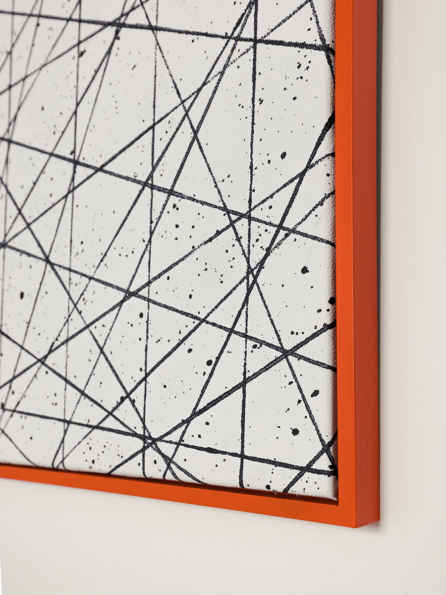 letableau-arty-01-orange-blanc-noir-vue-dos-board-art1-b-w-o