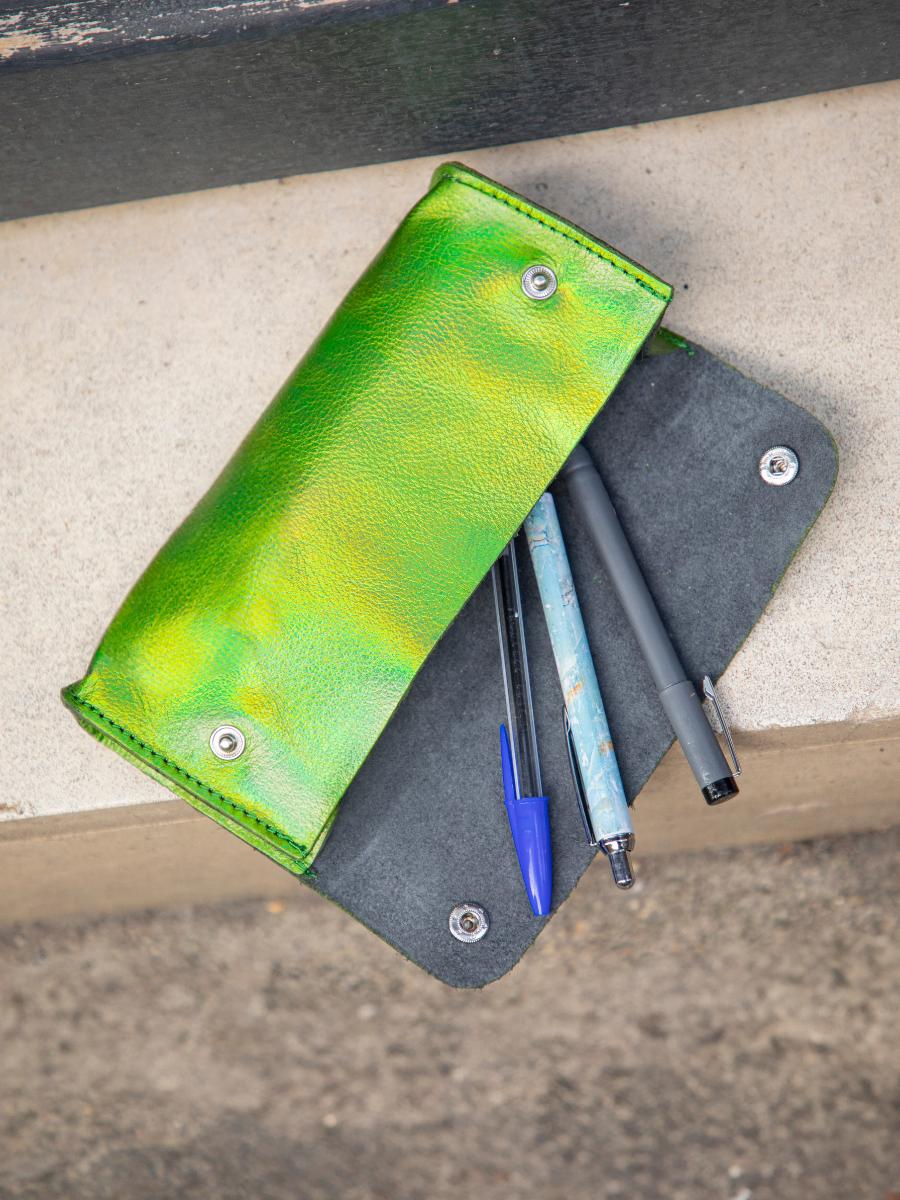 photo-portee-trousse-scolaire-vert-latrousse-de-paul-absinthe-paul-marius-m58-gr-b