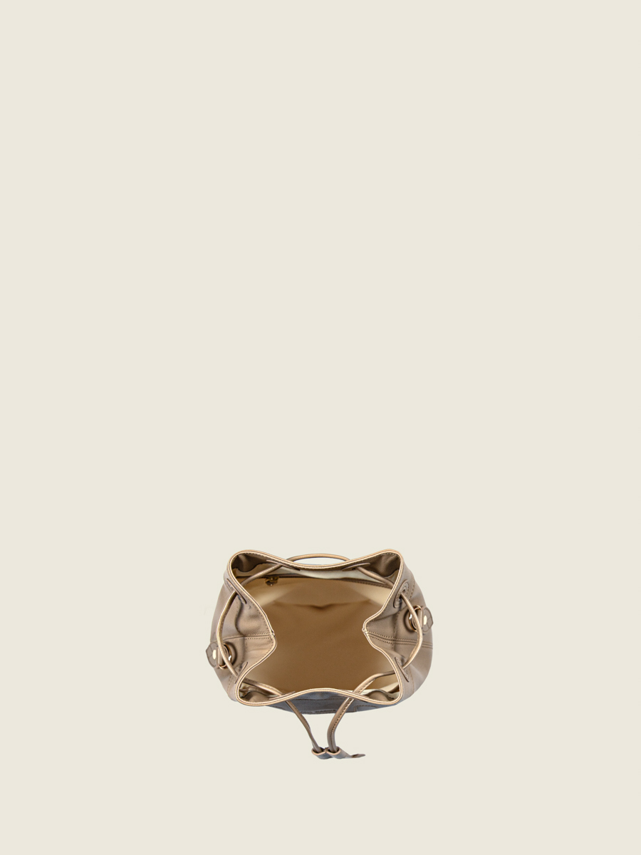 mini-sac-seau-cuir-capucine-xs-taupe-vue-portee-w39xs-bei