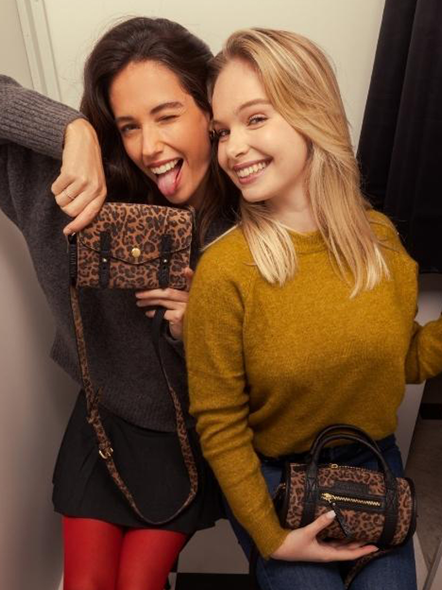 sac-bandouliere-charlie-leopard-noir-vue-face-w30-lp-b