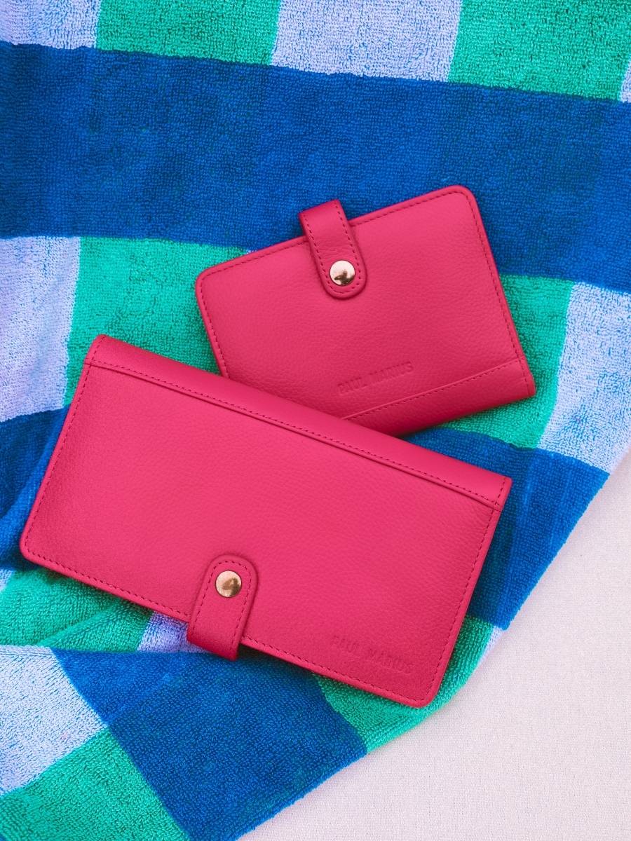 photo-portee-portefeuille-cuir-rose-leportefeuille-charlotte-n2-sorbet-framboise-paul-marius-m67-sb-pi