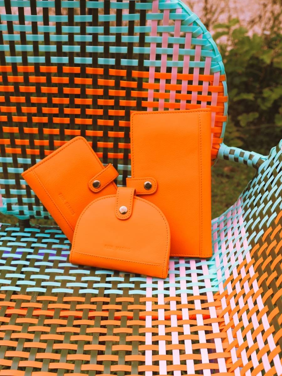 photo-portee-portefeuille-cuir-orange-leportefeuille-charlotte-n2-sorbet-mangue-paul-marius-m67-sb-o