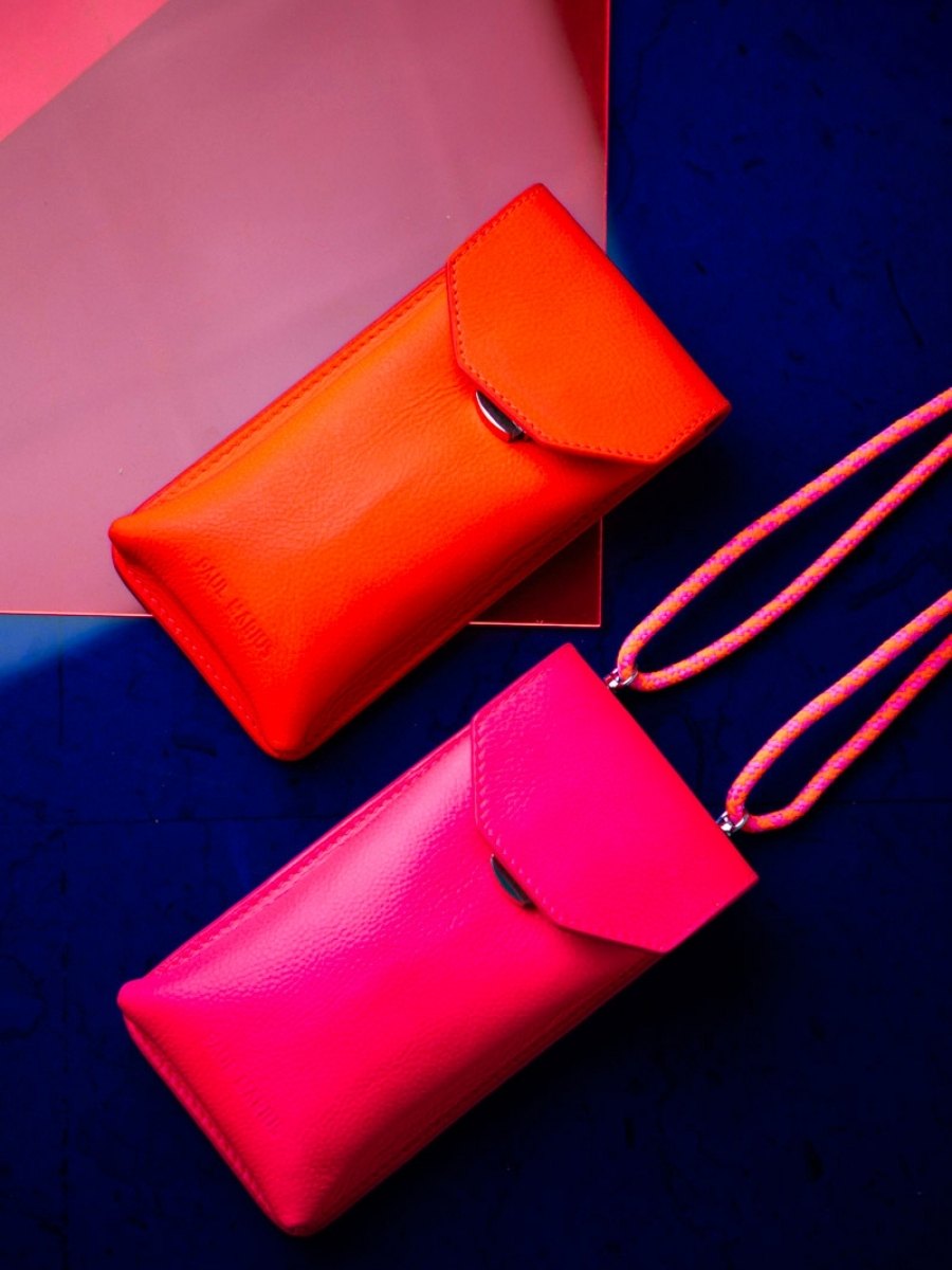 photo-vue-portee-sac-telephone-cuir-orange-eva-neon-orange-paul-marius-m71-ne-o