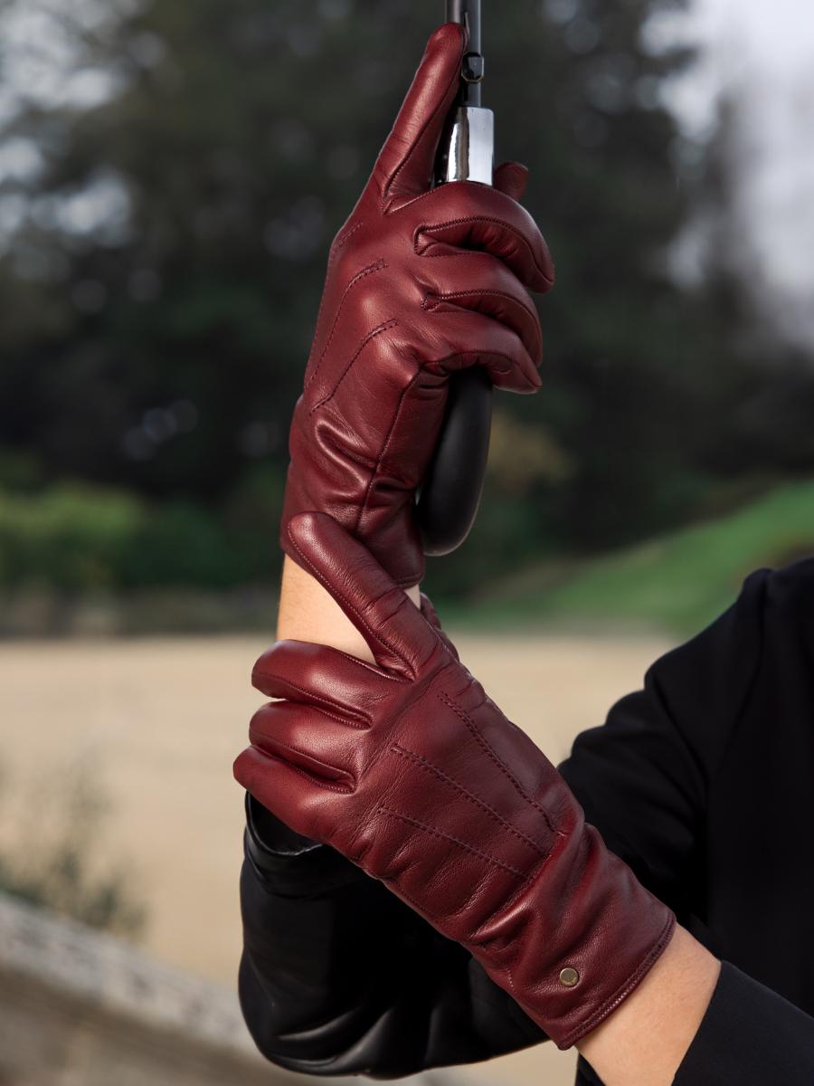 photo-vue-face-gants-cuir-bordeaux-paul-marius