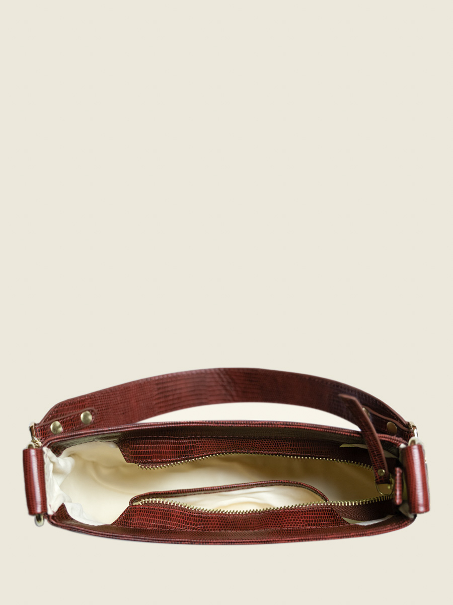 photo-vue-interieure-sac-demi-lune-cuir-rouge-garance-1960-paul-marius-w40-l-r