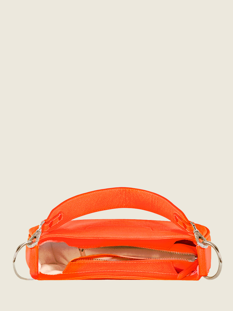photo-vue-interieur-sac-demi-lune-cuir-orange-garance-neon-paul-marius-w40-ne-o