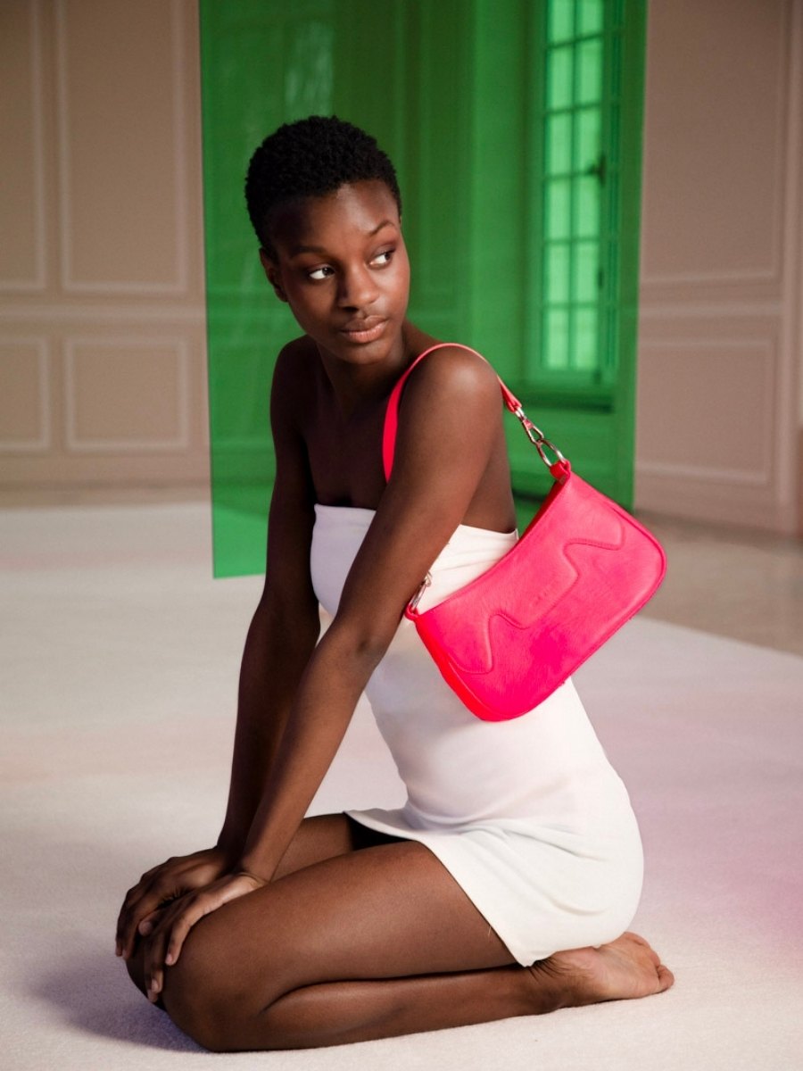 photo-vue-face-sac-demi-lune-cuir-rose-garance-neon-paul-marius-w40-ne-pi