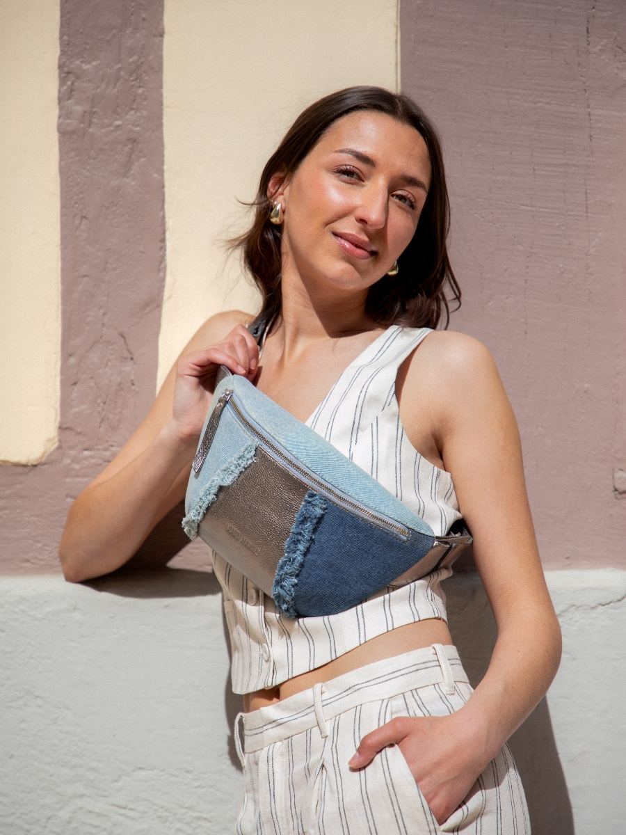 photo-vue-de-face-sac-banane-cuir-jean-argente-femme-labanane-denim-acier-paul-marius-m503-gm-denim