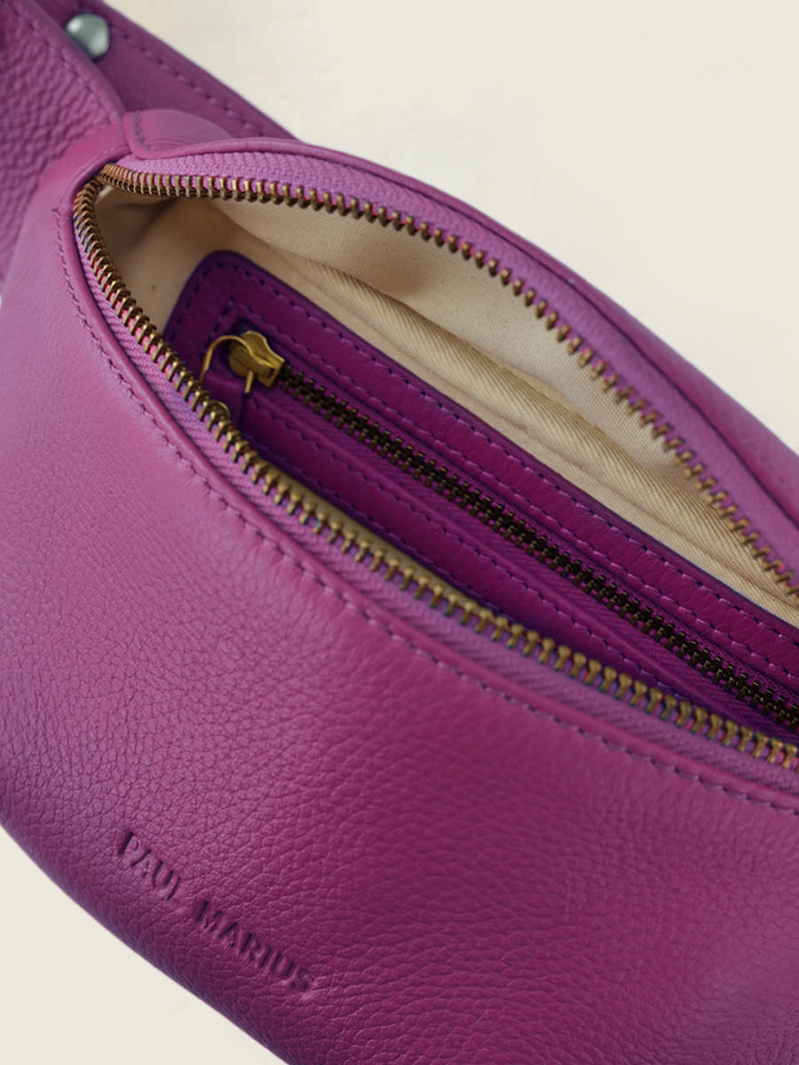 photo-vue-interieure-mini-sac-banane-cuir-violet-labanane-xs-sorbet-cassis-paul-marius-m503xs-sb-p