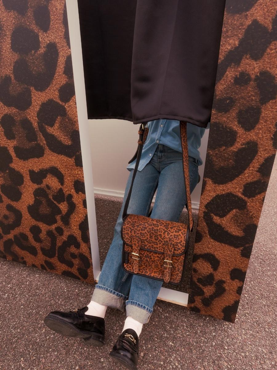 sac-bandouliere-lasacoche-s-leopard-noir-vue-face-m02s10-lp-b