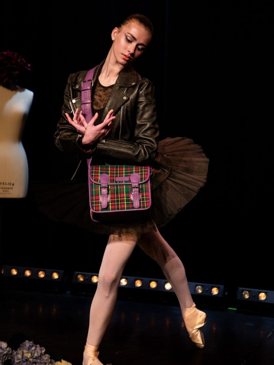 photo-focus-matiere-sac-bandouliere-cuir-tissu-tartan-lasacoche-s-versus-paul-marius-m02s10-sco-gr-p