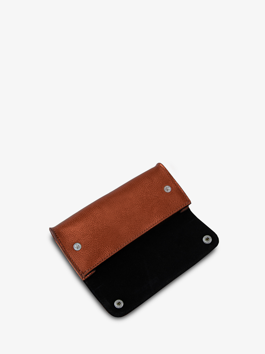 photo-vue-interieure-trousse-cuir-cuivre-metallise-latrousse-de-paul-ginger-paul-marius-m58-m-o