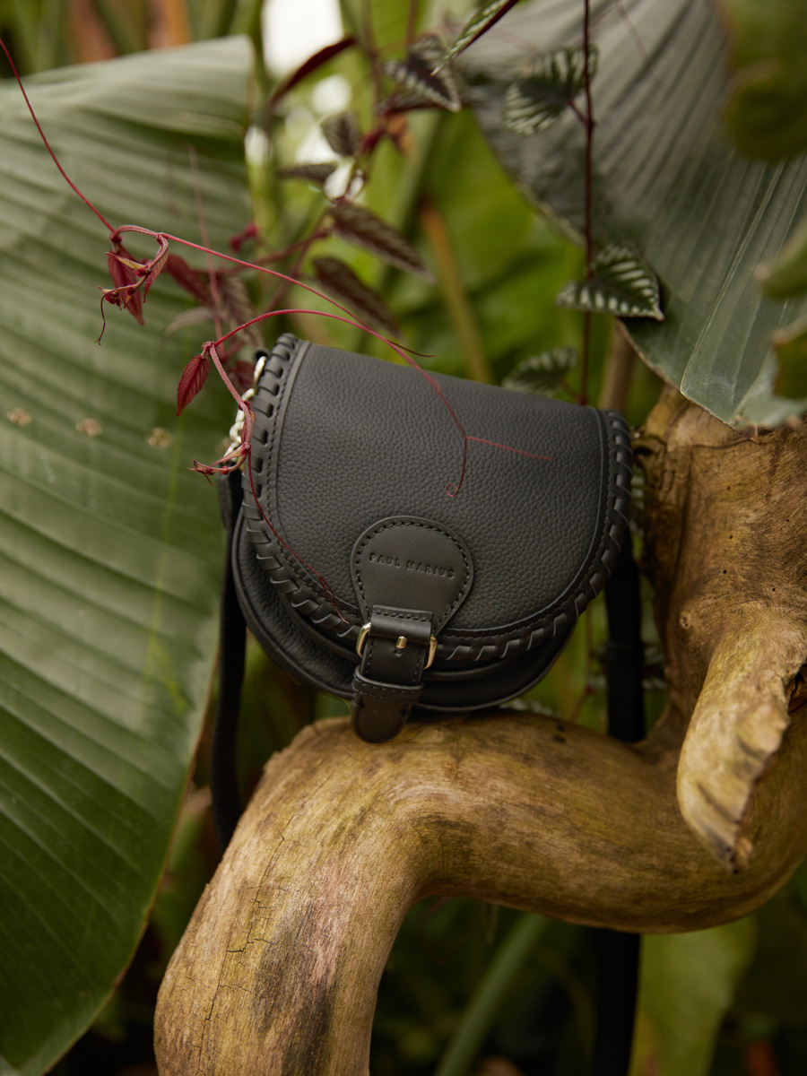 mini-sac-bandouliere-cuir-lebobo-xs-noir-vue-portee-w61xs-b