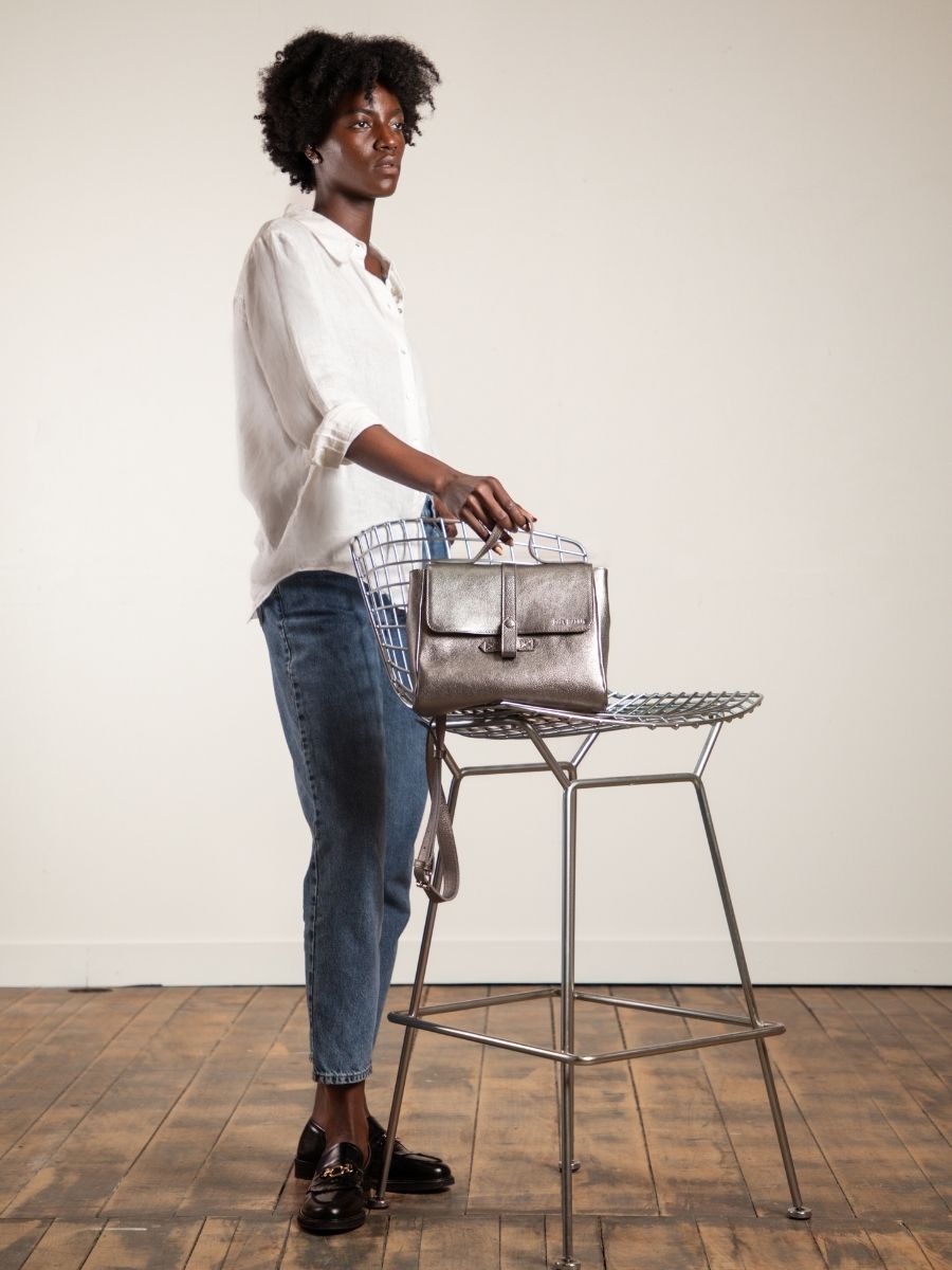 silver-leather-shoulder-bag-lecorneille-steel-paul-marius-ambient-picture-w23-gm