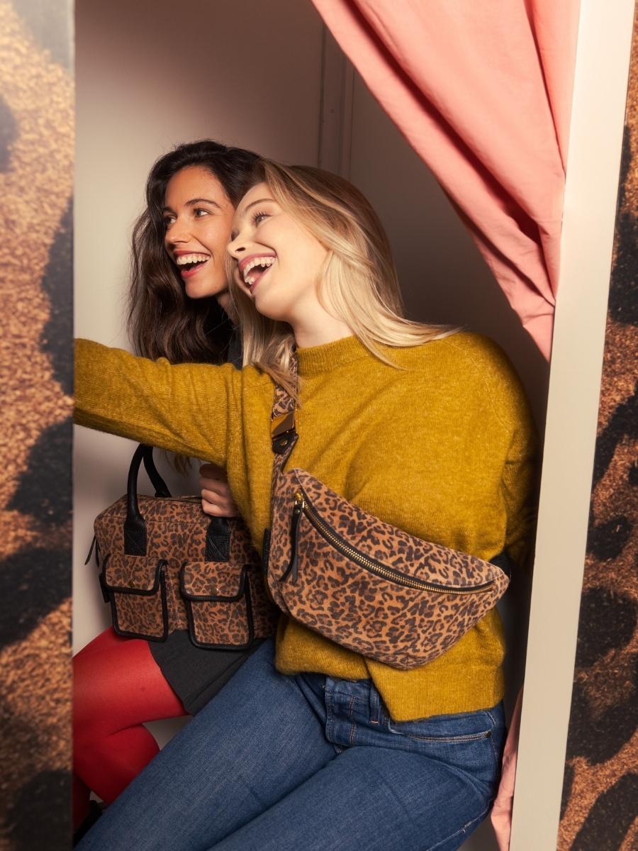 photo-vue-face-sac-banane-cuir-leopard-noir-labanane-leopard-noir-paul-marius-m503-lp-b