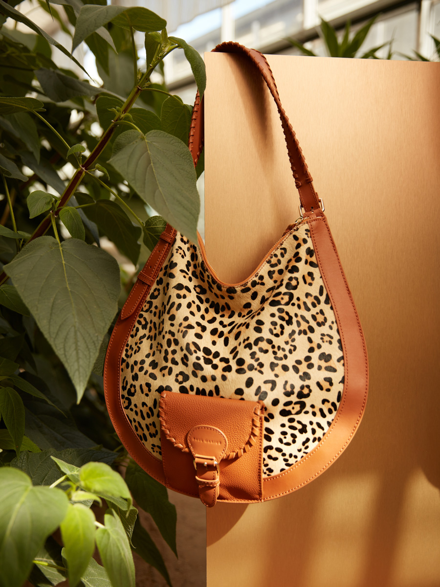 sac-femme-cuir-lehobo-m-beige-léopard-vue-zoom-matiere