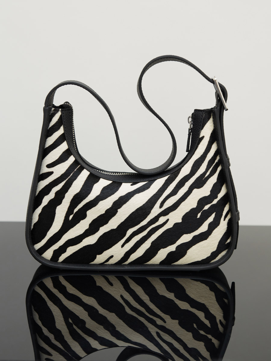 sac-baguette-victoire-xs-tigre-cuir-femme-noir-blanc-zoom-matiere-w54xs-ti-b-w    