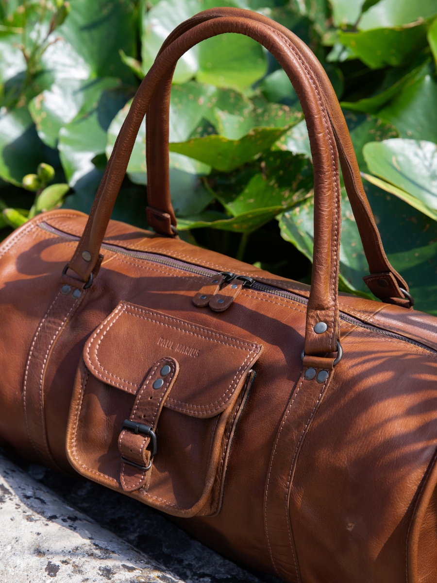 photo-vue-portee-sac-voyage-cuir-marron-levoyageur-l-tabac-paul-marius-m08s50