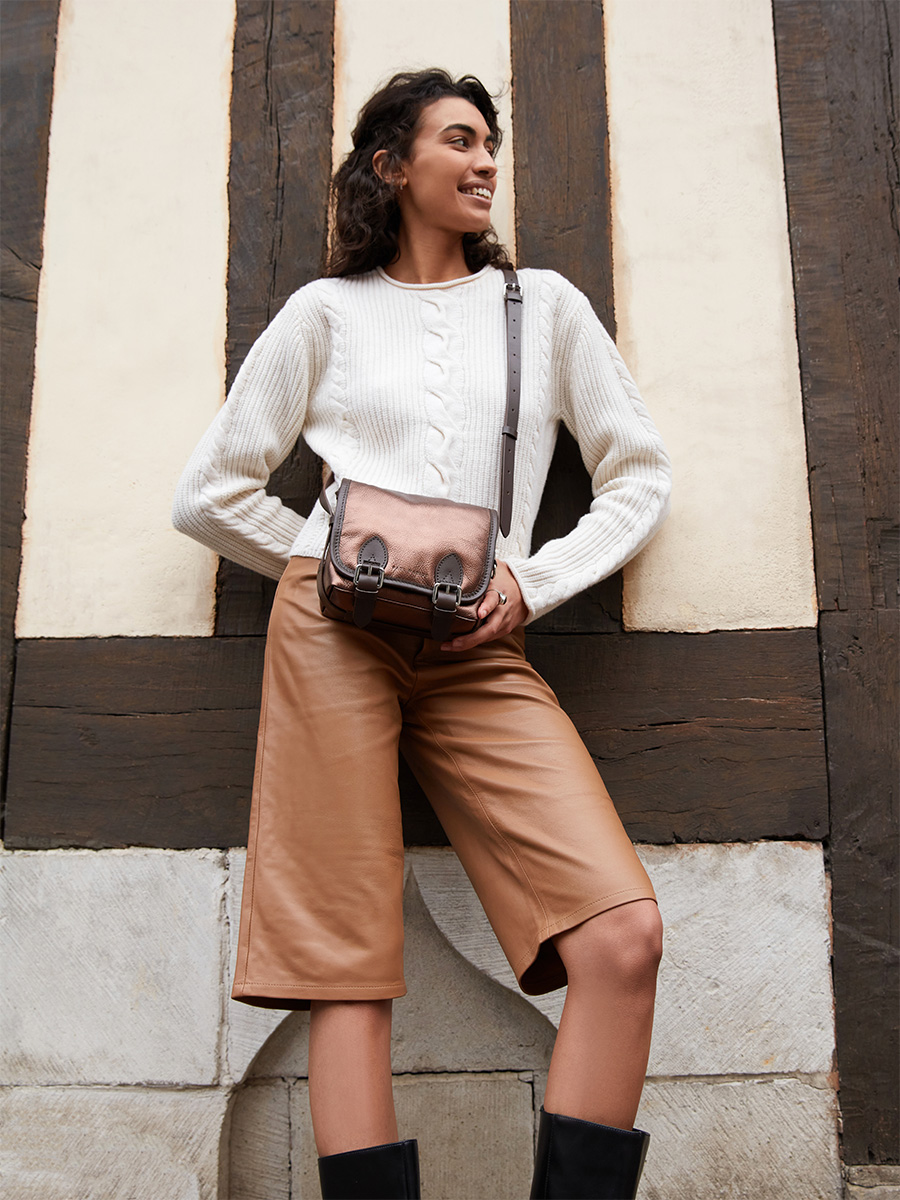 sac-bandouliere-cuir-loulou-s-cuivré-vue-portee-w78s-c