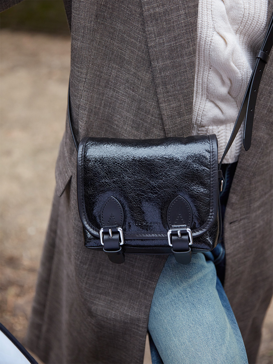 sac-bandouliere-cuir-loulou-s-éclipse-zoom-matiere-w78s-m-b