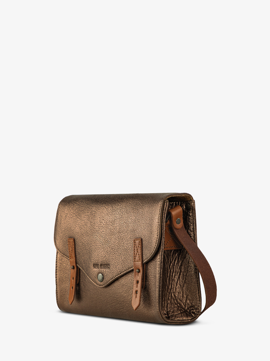 photo-vue-de-cote-sac-bandouliere-cuir-femme-cuivre-lindispensable-cuivre-paul-marius-w08-c