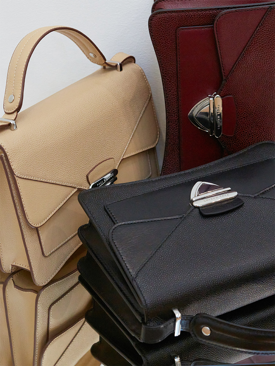 madame-george-sac-femme-cuir-noir-zoom-materiere-w63-cav-b