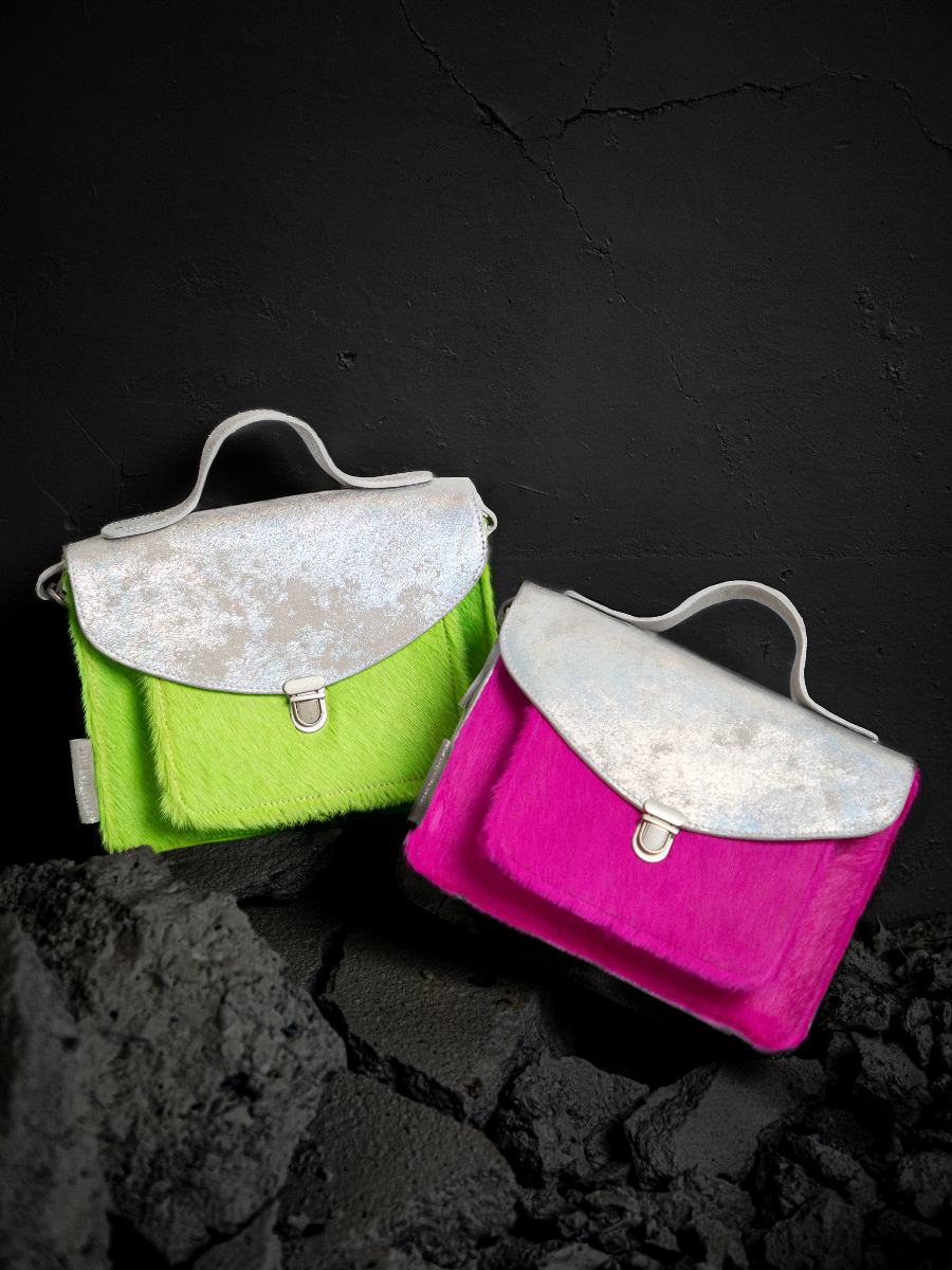 photo-vue-zoom-matiere-sac-main-cuir-rose-mademoiselle-george-creature-rose-acide-paul-marius-w05-crea-s-pi