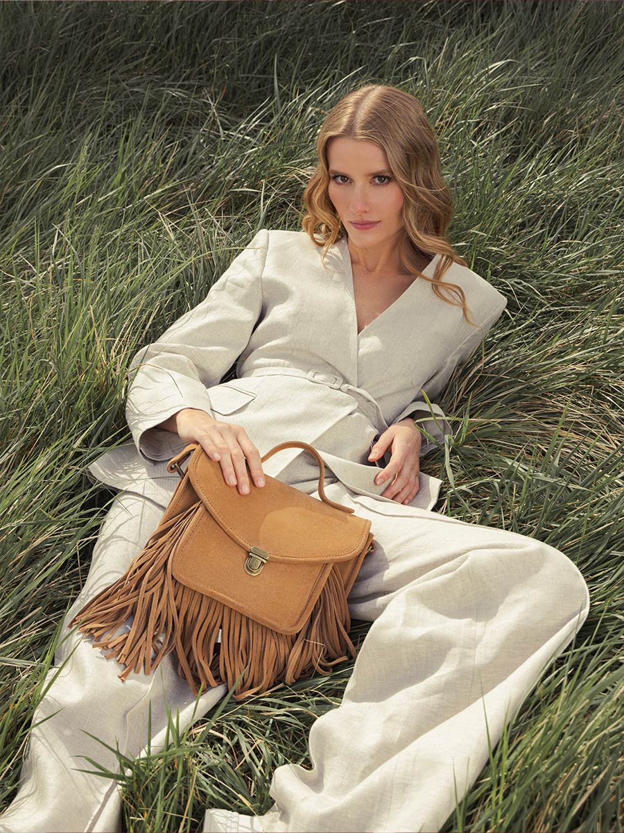  sac-main-franges-marron-mademoiselle-george-folk-havane-vue-dos-w05-fol-su-l