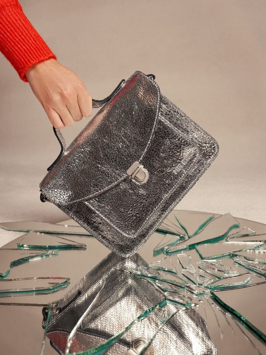  sac-main-mademoiselle-george-miroir-argente-vue-portee-w05-mir
