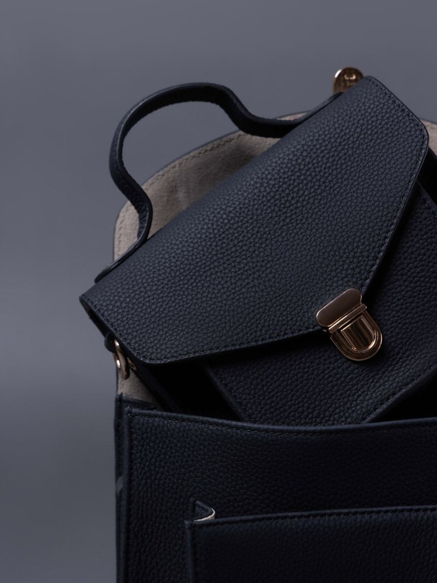 mini-sac-bandouliere-cuir-mademoiselle-george-xs-n2-noir-charbon-vue-zoom-matiere-w105xs-bm-b