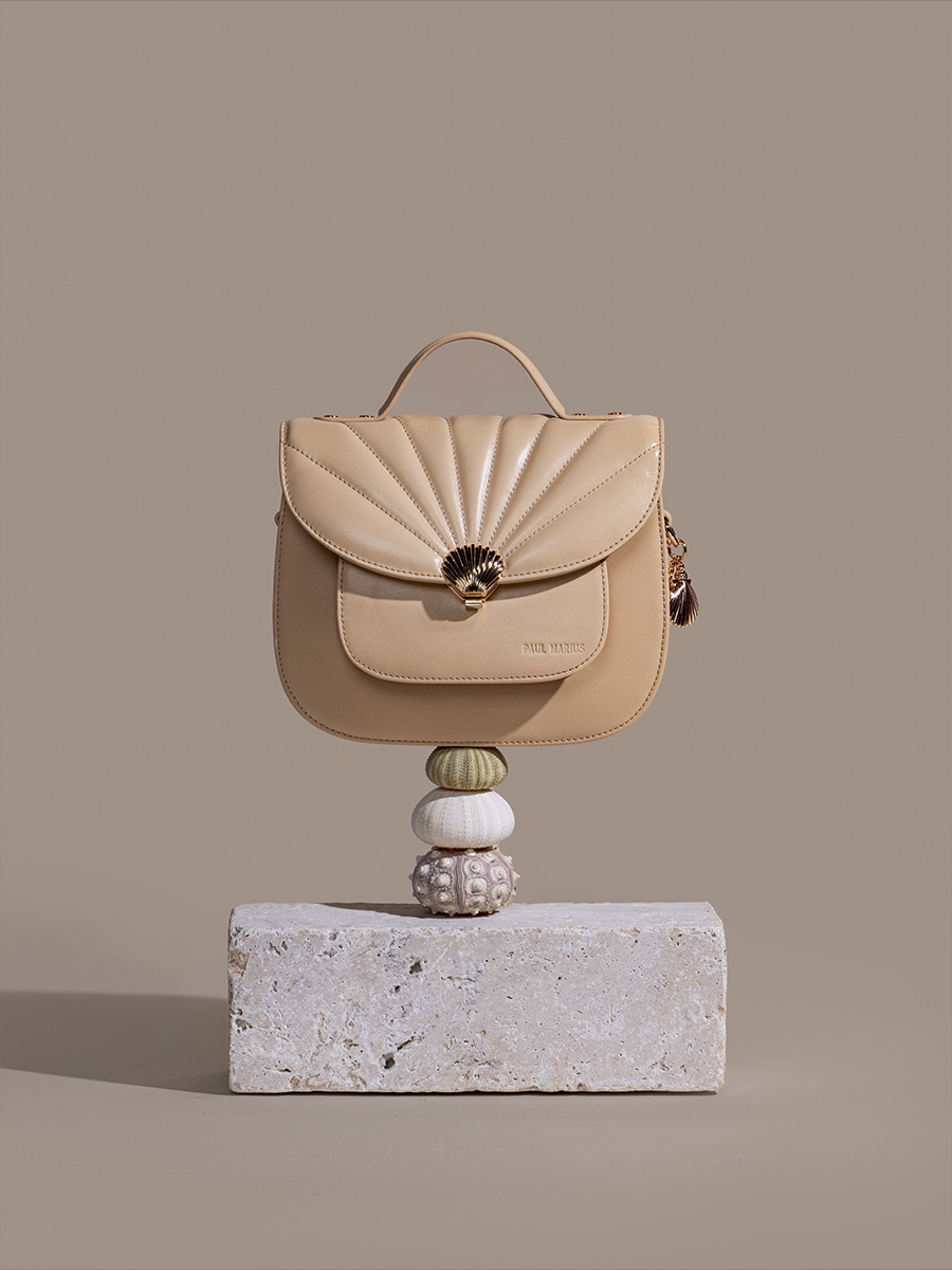 sac-bandouliere-cuir-beige-mademoiselle-george-coquillage-sable-vue-portee-w105-n