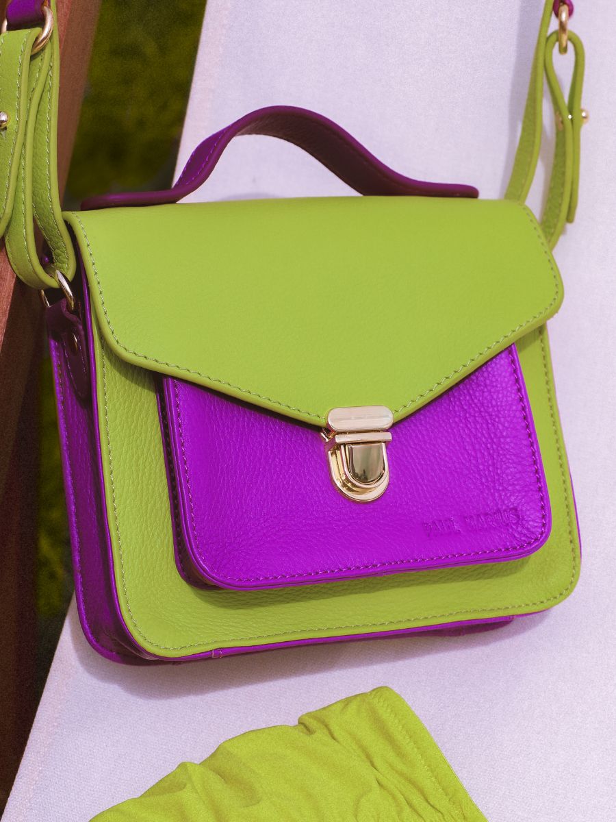 photo-focus-matiere-mini-sac-bandouliere-cuir-vert-violet-mademoiselle-george-xs-sorbet-pomme-cassis-paul-marius-w05xs-sb-lgr-p