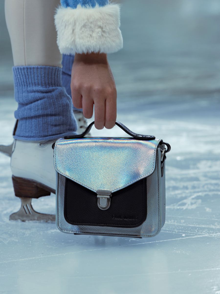 sac-main-mademoiselle-geroge-xs-givre-holographique-noir-vue-face-w05xs-giv