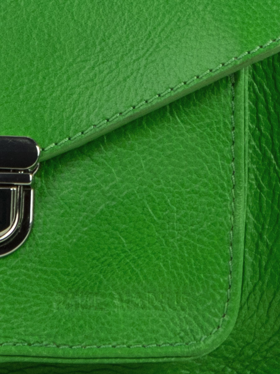 photo-vue-zoom-matiere-sac-main-cuir-vert-mademoiselle-george-xs-neon-paul-marius-w05xs-ne-gr