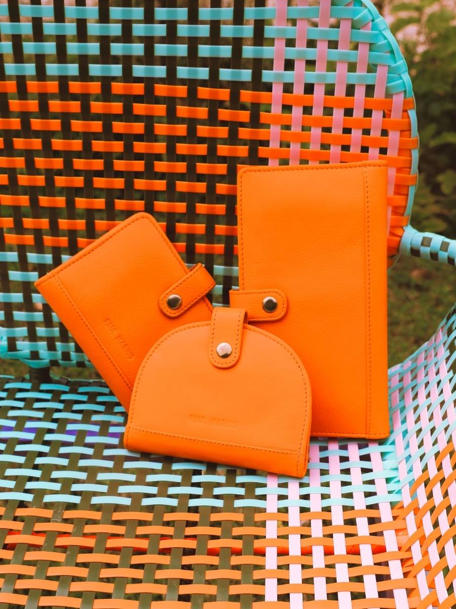 photo-portee-portefeuille-cuir-orange-leportefeuille-manon-n2-sorbet-mangue-paul-marius-m33-sb-o