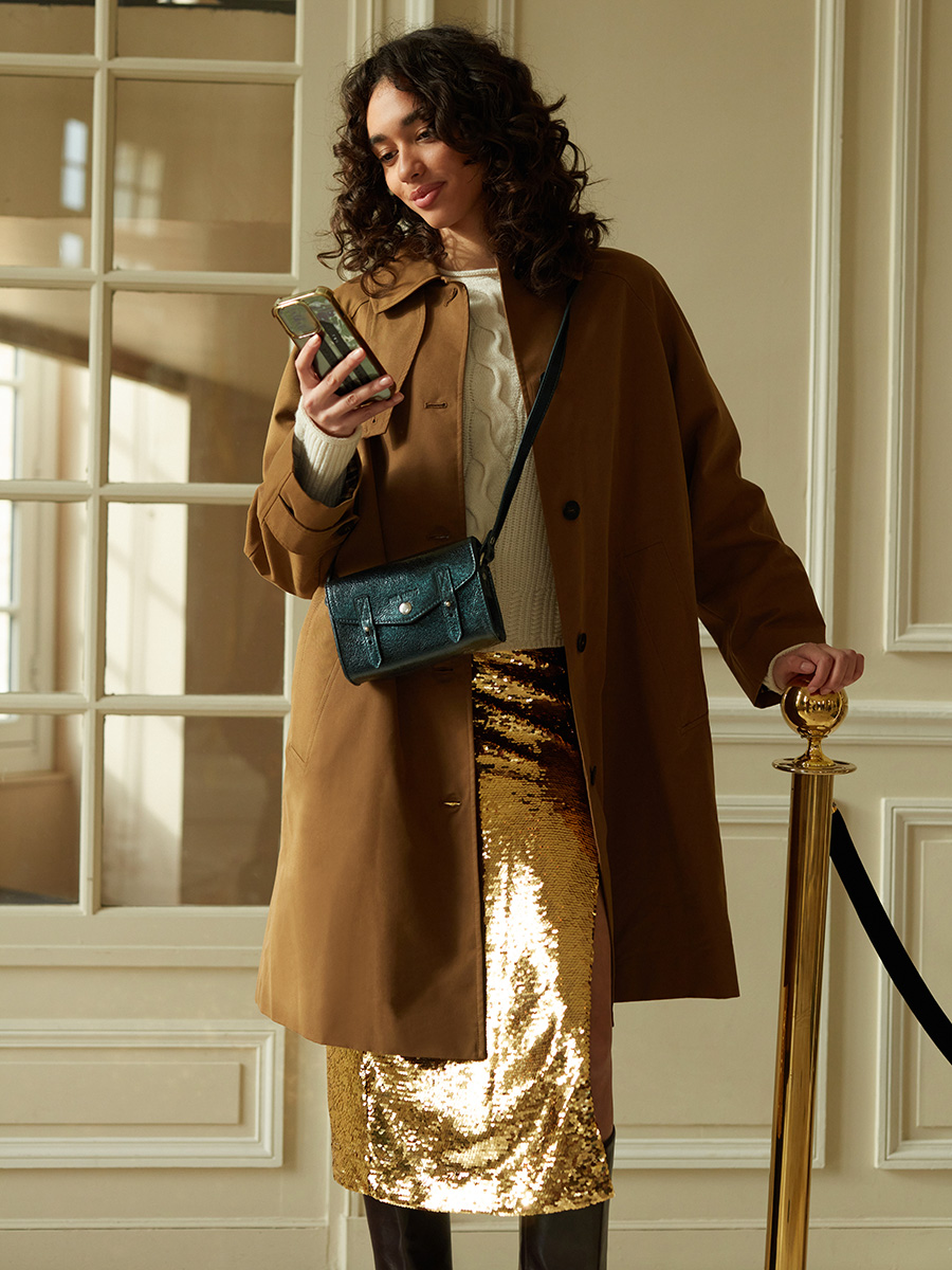 sac-bandouliere-cuir-vert-scintillant-lemini-indispensable-minuit-vue-portee-w08s-m-gr