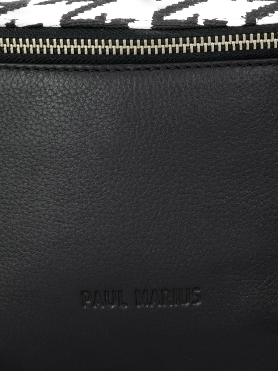 photo-focus-matiere-sac-banane-cuir-noir-labanane-allure-noir-paul-marius-m503-hs2-b