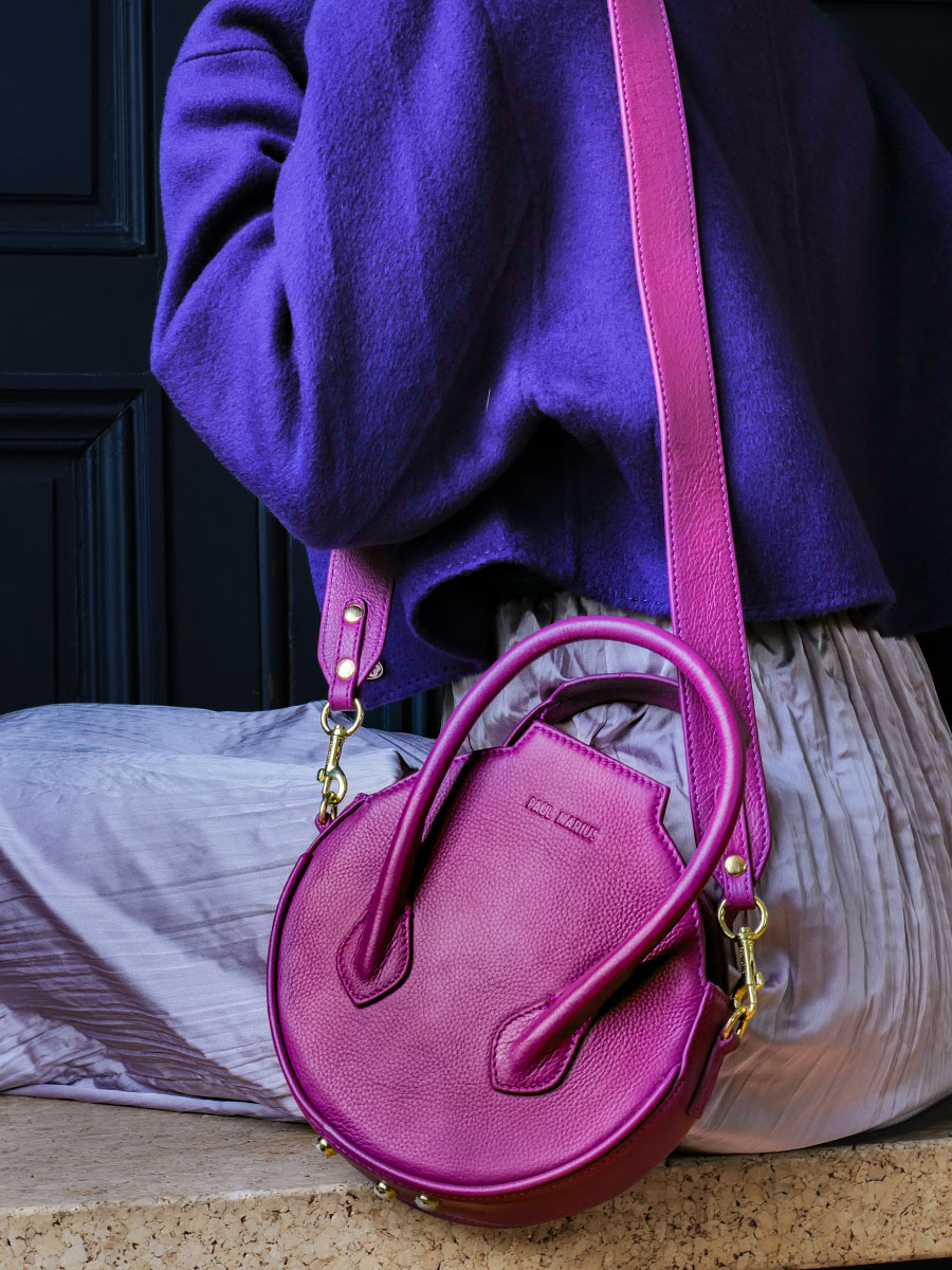 photo-matiere-sac-main-cuir-violet-aline-art-deco-zinzolin-paul-marius-w34-ad-zi