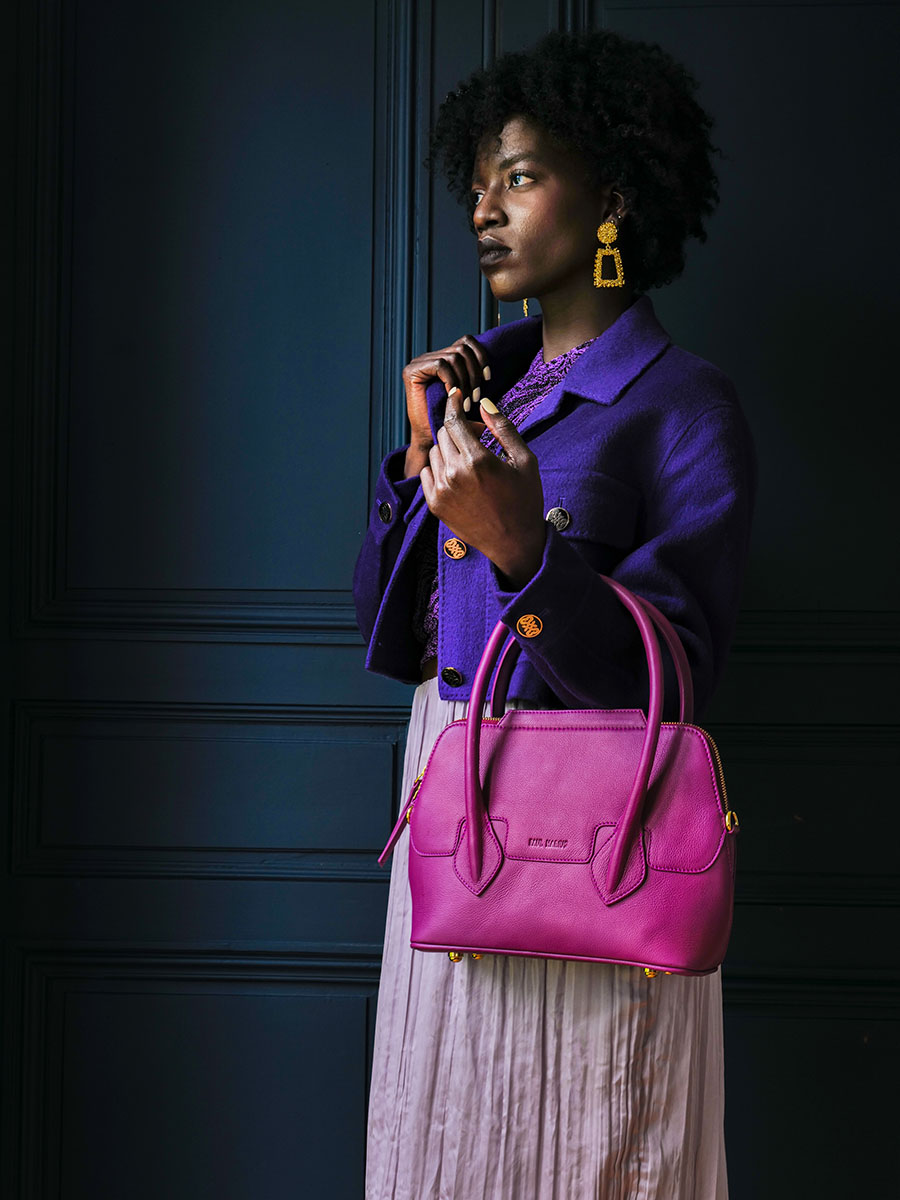 photo-matiere-sac-main-cuir-violet-gisele-s-art-deco-zinzolin-paul-marius-w32s-ad-zi