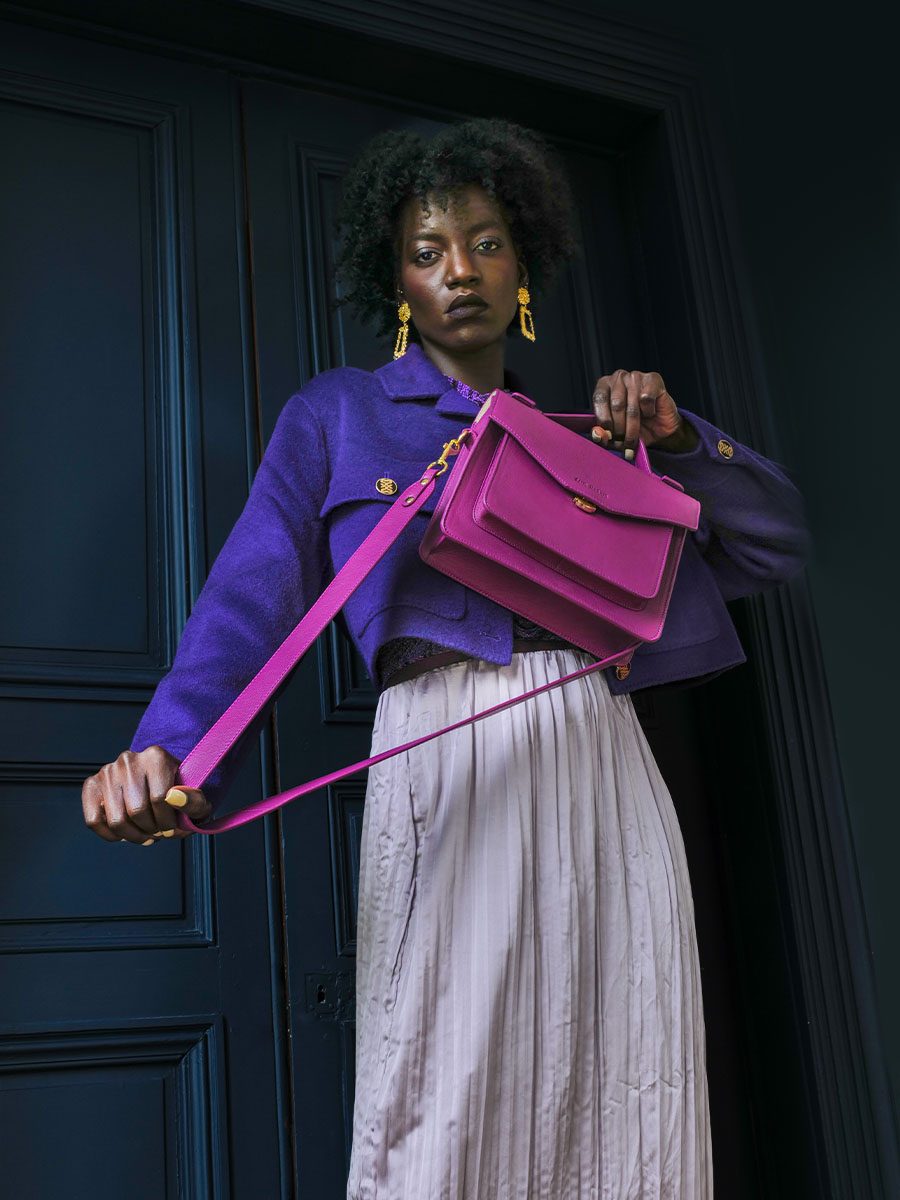 photo-matiere-sac-main-cuir-violet-simone-art-deco-zinzolin-paul-marius-w33-ad-zi