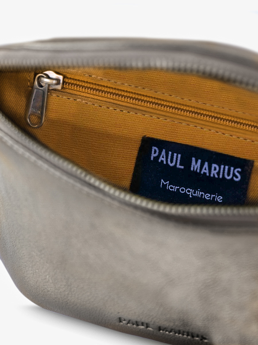 photo-vue-de-dos-sac-banane-cuir-argente-femme-labanane-acier-paul-marius-m503-gm