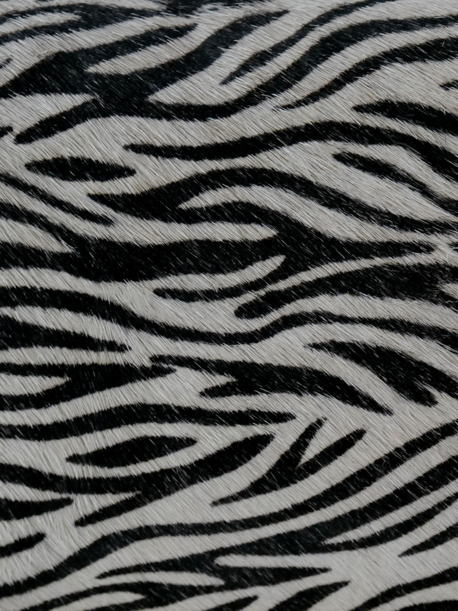 photo-matiere-pochette-cuir-femme-adele-zebre-paul-marius-