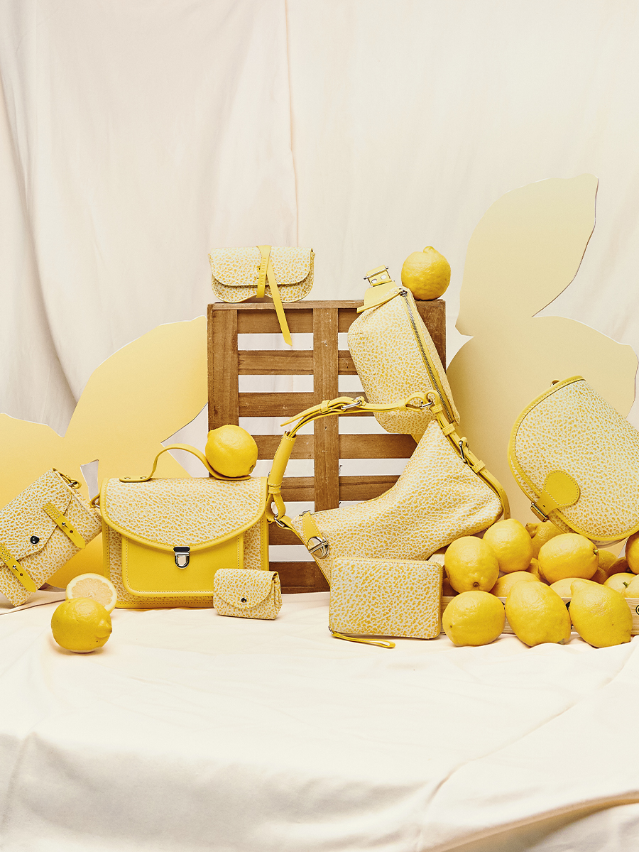 Portefeuille en cuir jaune LePortefeuille Alice - Citronnade photo focus matiere