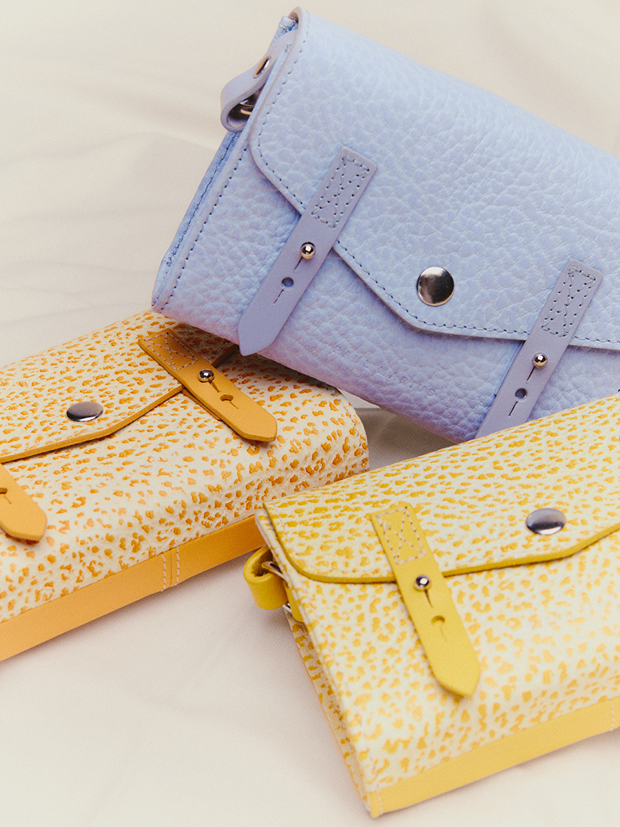 Petit sac bandoulière en cuir orange LeMini Indispensable - Orangeade vue cote