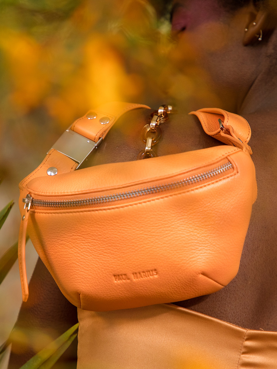 photo-portee-mini-sac-banane-cuir-orange-labanane-xs-pastel-abricot-paul-marius-m503xs-pt-o