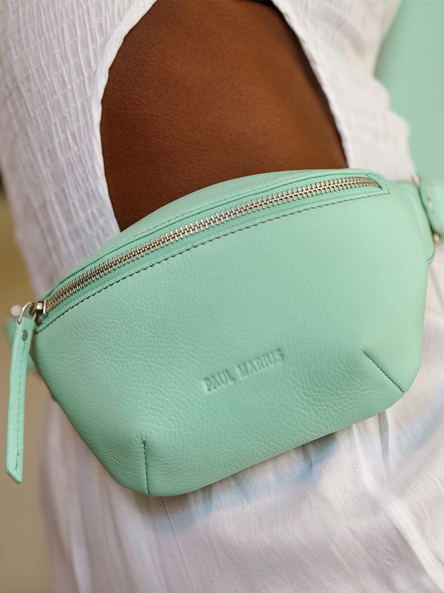 photo-portee-mini-sac-banane-cuir-vert-labanane-xs-pastel-menthe-paul-marius-m503xs-pt-gr